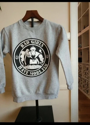 Beau sweat Disney taille S, brand: Disney, condition: Very good, size: XS / 34 / 6, €5.00, €5.95 includes Buyer Protection Pro