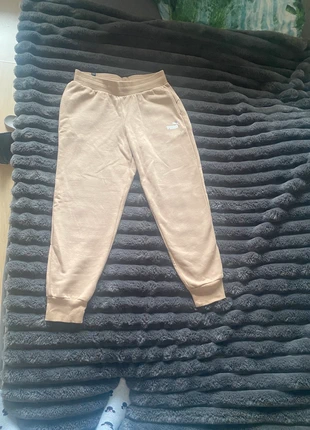 Dresy damskie, marque: Puma, état: Bon état, taille: M / 38 / 10, 5,00 €, 5,95 € Protection acheteurs incluse