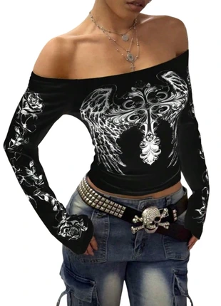 Crop top noir avec dessin style gotique, marque: Aesthetic, état: Neuf sans étiquette, taille: S / 36 / 8, 22,00 €, 23,80 € Protection acheteurs incluse