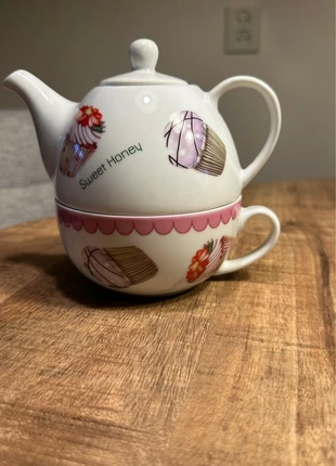 Theepot met kop, merk: merkloos, staat: Als nieuw, € 2,50, € 3,33 inclusief Kopersbescherming