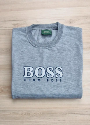 Pull BOSS Hugo boss gris taille L, marque: Hugo Boss, état: Très bon état, taille: L, 18,00 €, 19,60 € Protection acheteurs incluse