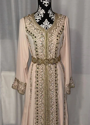 Takchita met riem S/M (2 delige Marokkaanse kleed, zalmkleurige), état: Très bon état, taille: M / 38 / 10, 120,00 €, 126,70 € Protection acheteurs incluse