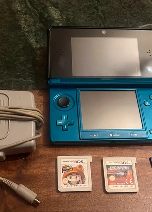 Nintendo 3ds con giochi caricabatterie e memorycard, condizioni: Buone, €69.00, €73.15 include la Protezione acquisti