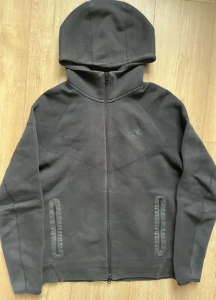 Veste Nike Tech Noire, marque: Nike, état: Très bon état, taille: S, 49,00 €, 52,15 € Protection acheteurs incluse