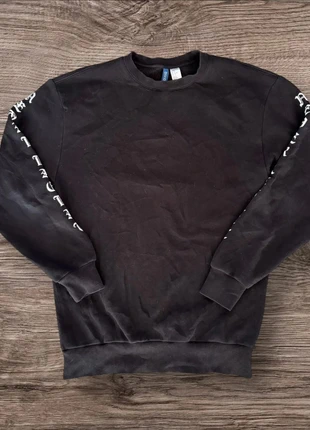 Sweat Divided by H&M Noir - Très bon état - Taille S, marque: H&M Divided, état: Très bon état, taille: S, 3,99 €, 4,89 € Protection acheteurs (Pro) incluse