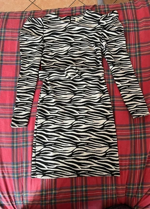 Abito zebrato invernale Dixie, merk: Dixie, staat: Nieuw zonder prijskaartje, maat: M / 38 / 10, € 10,00, € 11,20 inclusief Kopersbescherming