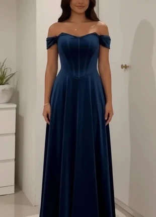 Robe longue en velours bleu nuit, épaules dénudées, coupe élégante taille M, marca: shawly, estado: Muito bom, tamanho: M / 38 / 10, €62.90, €66.75 inclui Proteção do Comprador