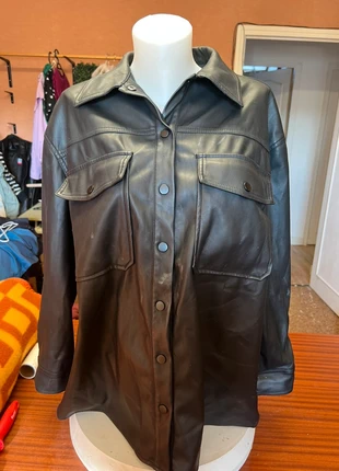 Surchemise simili cuir noire Jennyfer – Taille L – Style biker chic, marke: Jennyfer, zustand: Sehr gut, größe: L / 40 / 12, 5,00 €, 5,95 € inklusive Vinted-Käuferschutz