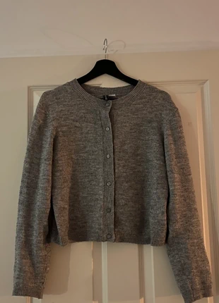 hellgrauer Strick-Cardigan H&M, marque: H&M, état: Très bon état, taille: M / 38 / 10, 11,00 €, 12,25 € Protection acheteurs incluse