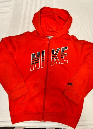 Sweat à capuche Nike – Enfant 13 ans, marque: Nike, état: Bon état, taille: 13 ans / 158 cm, 7,00 €, 8,05 € Protection acheteurs incluse