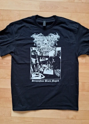 Drowning the Light t-shirt - Setapophian Black Magick 2025 - Australian black metal (size L), marke: Gildan, zustand: Neu, größe: L, 27,00 €, 29,05 € inklusive Vinted-Käuferschutz