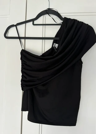 One shoulder top, marque: H&M, état: Très bon état, taille: S / 36 / 8, 5,00 €, 5,95 € Protection acheteurs incluse