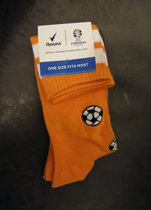 Uefa euro 2024 oranje voetbal sokken Nieuw nl elftal, merk: UEFA, staat: Nieuw met prijskaartje, maat: Universeel, € 2,00, € 2,80 inclusief Kopersbescherming
