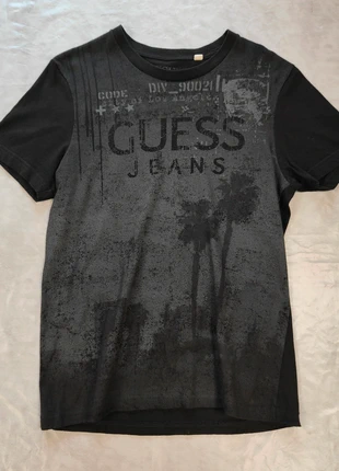 T-shirt Guess imprimé noir - S, marca: GUESS, estado: Muito bom, tamanho: S, €6.00, €7.00 inclui Proteção do Comprador