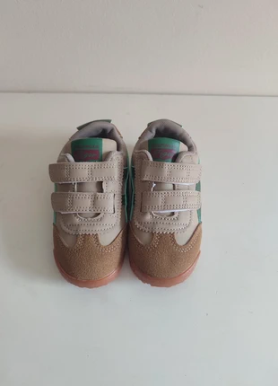 Baskets garçon beige et vert – Taille 24 – Neuves, marca: Boutique Parisienne, estado: Novo sem etiquetas, tamanho: 24, €13.00, €14.35 inclui Proteção do Comprador