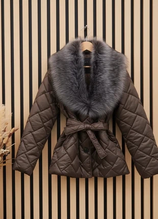 Doudoune avec col est fausse fourrure, marke: Newco, zustand: Neu, mit Etikett, größe: Einheitsgröße, 48,00 €, 51,10 € beinhaltet Vinted-Käuferschutz Pro