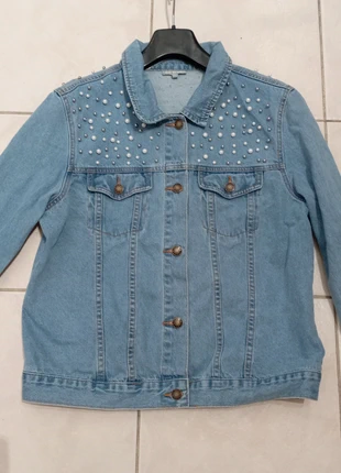 Magnifique Veste en Jean avec perles T. 42 comme Neuf, marque: Eldys, état: Très bon état, taille: XL / 42 / 14, 12,00 €, 13,30 € Protection acheteurs incluse