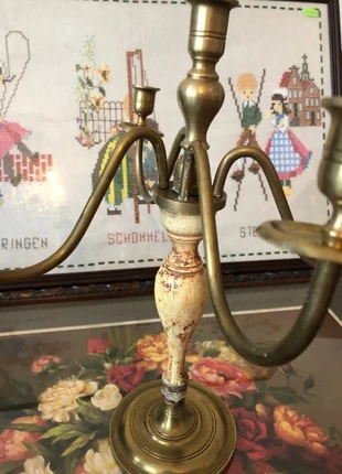 Brocante messing en hout kandelaar 4 arms, merk: brocante, staat: Goed, € 10,00, € 11,20 inclusief Kopersbescherming