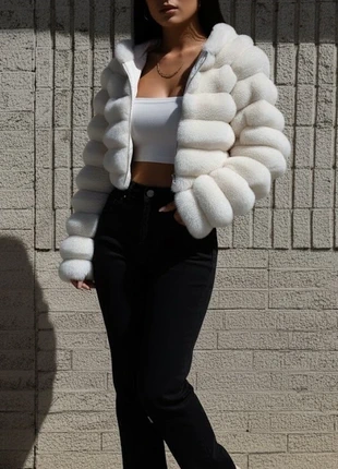 Veste Courte Fausse Fourrure Coupe Crop Doudoune Ivoire Hiver, brand: CloudPuff, condition: Very good, size: S / 36 / 8, €48.90, €52.05 includes Buyer Protection Pro