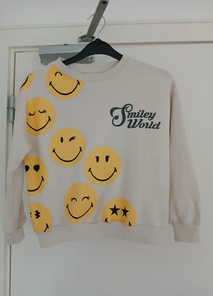 Smiley World Creamy Beige Sweatshirt with Yellow Emoji Print, brand: Smiley World, condition: Very good, size: 7 years / 122 cm, €2.25, €3.06 includes Buyer Protection