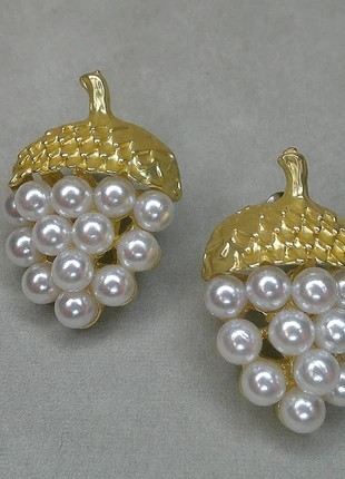 Boucles d oreilles grappe de perles nacrées, brand: Vintage Boutique, condition: Very good, €8.00, €9.10 includes Buyer Protection Pro