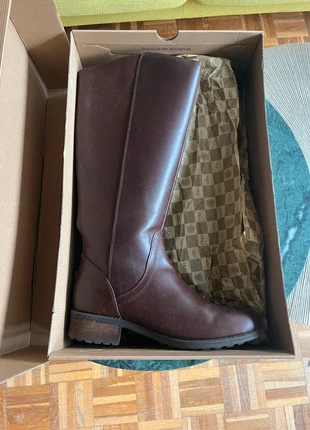 Botte cavalière marron Ugg taille 40, marque: UGG, état: Neuf sans étiquette, taille: 40, 50,00 €, 53,20 € Protection acheteurs incluse