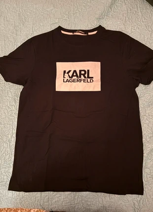 T shirt Karl lagerfeld, marque: Karl Lagerfeld, état: Très bon état, taille: M, 19,00 €, 20,65 € Protection acheteurs incluse