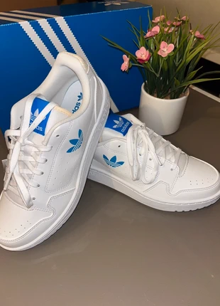 Chaussure adidas neuf, marca: adidas, estado: Muito bom, tamanho: 38, €35.00, €37.45 inclui Proteção do Comprador