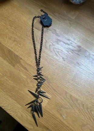 Collier neuf Dolls Kill, marque: Dolls Kill, état: Neuf avec étiquette, 10,00 €, 11,20 € Protection acheteurs incluse