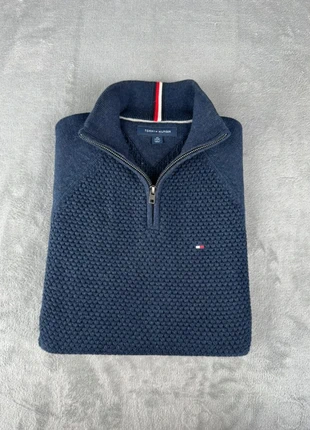 Half zip 1/4 zip col camionneur Tommy Hilfiger |
Taille XS | Marine logo brodé, brand: Tommy Hilfiger, condition: Very good, size: XS, €29.90, €32.10 includes Buyer Protection