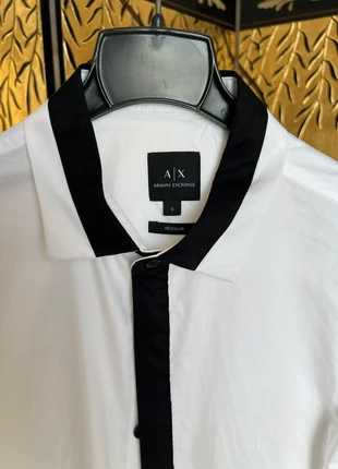 Camicia Bianca Armani Exchange S Regular – Dettagli Neri, Come Nuova, brand: Armani Exchange, condizioni: Nuovo senza cartellino, taglia: S, €35.00, €37.45 include la Protezione acquisti