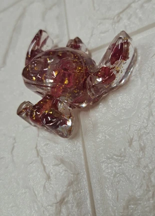 Figura de Stitch en resina con pétalos de rosas reservadas, staat: Heel goed, € 7,50, € 8,58 inclusief Kopersbescherming