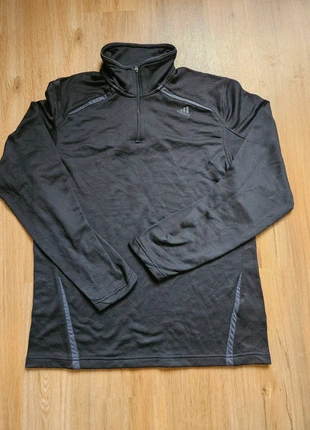 Haut de sport Adidas - Logo Brodé - Taille M, marque: adidas, état: Très bon état, taille: M, 12,00 €, 13,30 € Protection acheteurs incluse