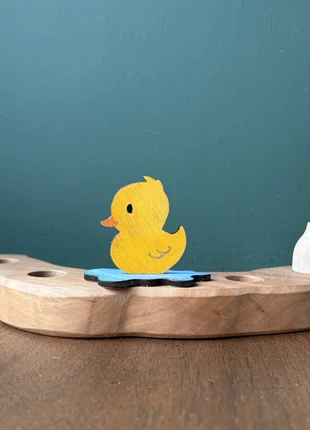 Steker eendje in vijver, merk: Handmade, staat: Heel goed, € 3,75, € 4,64 inclusief Kopersbescherming