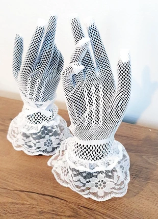 🤍Elegant White Lace Gloves, brand: Wedding, condition: New with tags, size: One size, £3.99, £4.89 includes Buyer Protection
