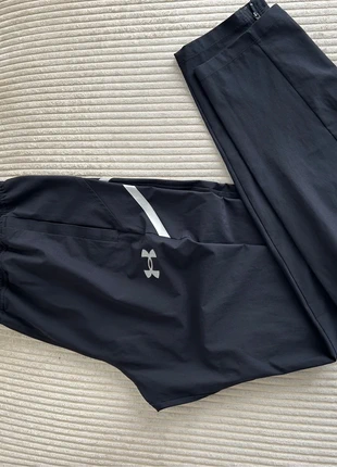 Pantalons Under Armour UA Woven Utility Pants, merk: Under Armour, staat: Nieuw zonder prijskaartje, maat: M, € 45,00, € 47,95 inclusief Kopersbescherming