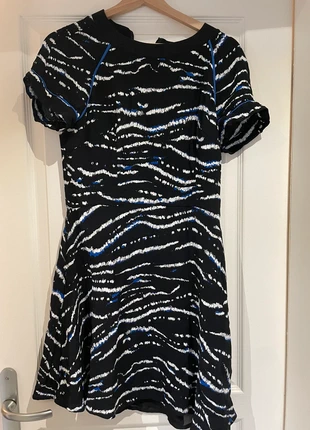 🖤 Robe French Connection - Imprimé Zèbre Noir/Blanc & Bleu - Taille L, marke: French Connection, zustand: Sehr gut, größe: L / 40 / 12, 7,00 €, 8,05 € inklusive Vinted-Käuferschutz