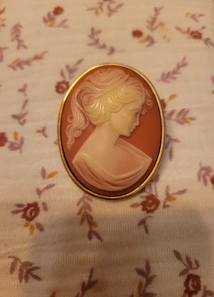 Broche camée, merk: Vintage, staat: Heel goed, € 13,00, € 14,35 inclusief Kopersbescherming