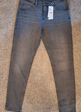 Super beau jean homme Celio Skinny gris W33 L32 neuf avec étiquette, marke: Celio, zustand: Neu, mit Etikett, größe: W32 | DE 48, 24,50 €, 26,43 € inklusive Vinted-Käuferschutz