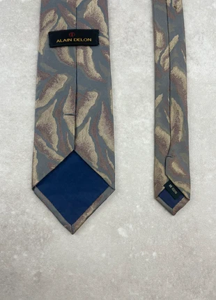 Noeud de Cravate Alain Delon Vintage 100% Soie Gris à Motif, marque: Alain Delon, état: Très bon état, 5,00 €, 5,95 € Protection acheteurs incluse