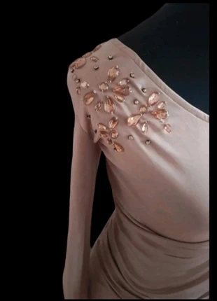 Taupekleurig jurk met strassteentjes 1 arm. Laat M/L (zit stretch in), marque: Luc-Ce, état: Très bon état, taille: L / 40 / 12, 6,00 €, 7,00 € Protection acheteurs incluse