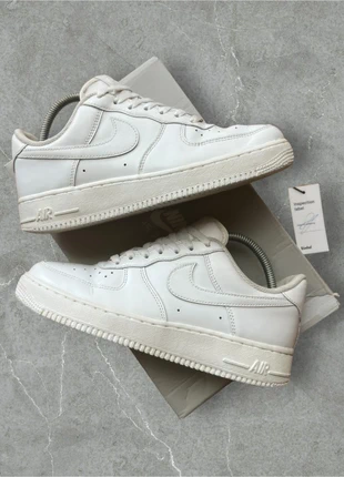 Basket Nike/ Air force one blanche AF1 en très bon état taille 39, marque: Nike, état: Très bon état, taille: 39, 29,00 €, 31,15 € Protection acheteurs incluse