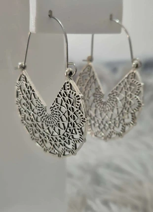 Boucles d’oreilles argentées ajourées – style mandala bohème chic, marque: LOOK, état: Très bon état, 4,99 €, 5,94 € Protection acheteurs incluse
