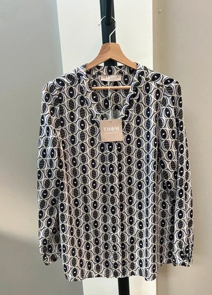 Thom by Thomas Rath Abstract Print Blouse – Purple/Beige/Black – Size 40 NWT ., brand: THOM by Thomas Rath, condizioni: Nuovo con cartellino, taglia: L / IT 44 / EU 40, €17.00, €18.55 include la Protezione acquisti