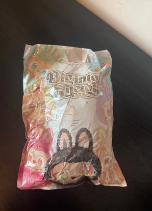 Labubu, merk: POPMART, staat: Nieuw met prijskaartje, maat: Universeel, € 5,00, € 5,95 inclusief Kopersbescherming