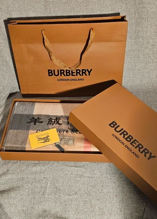 Nieuwe Burberry sjaal / Scarf, merk: Burberry, staat: Heel goed, € 150,00, € 158,20 inclusief Kopersbescherming