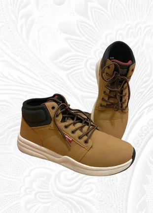 Magnifique paire de bottines légères Levi’s pointure 38, marca: Levi's, estado: Muito bom, tamanho: 38, €70.00, €74.20 inclui Proteção do Comprador