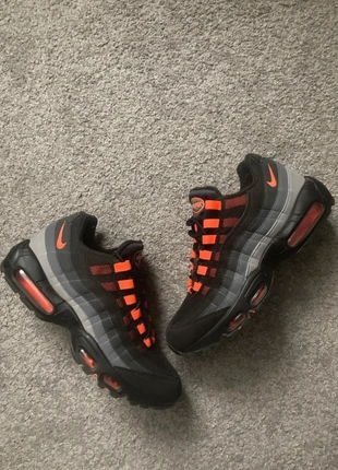Air max 95, marca: Nike, estado: Novo com etiquetas, tamanho: 42, €90.00, €95.20 inclui Proteção do Comprador