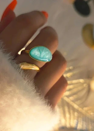 Bague dorée avec pierre turquoise effet marbré acier, marca: Bijouterie Paribell, estado: Muito bom, tamanho: Ajustável, €13.50, €14.88 inclui Proteção do Comprador Pro