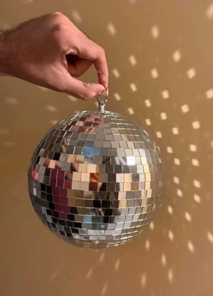 Grande boule disco 20cm, merk: boule à facettes, staat: Nieuw met prijskaartje, € 24,50, € 26,43 inclusief Kopersbescherming